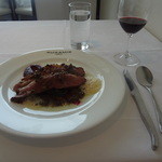 オザミトーキョー - 2013/04   カモ胸肉のロースト　ﾋﾞｰﾂのｸｰﾘｰとふきのとうのﾗｳﾞｨｺﾞｯﾄ　ｵﾚﾝｼﾞ香る泡のｱｸｾﾝﾄ