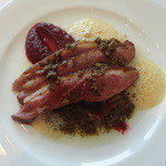 オザミトーキョー - 2013/04   カモ胸肉のロースト　ﾋﾞｰﾂのｸｰﾘｰとふきのとうのﾗｳﾞｨｺﾞｯﾄ　ｵﾚﾝｼﾞ香る泡のｱｸｾﾝﾄ