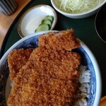 志多美屋本店 - 衣にたっぷり甘口ソースが染みてます。