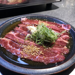 焼肉 肉どうし - ツラミさっと炙った方がタイプ