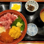 仲家 - ウニ、イクラ、中おち丼。