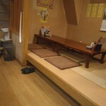 やきとりまぁー屋 - 小あがり