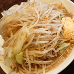 伝家 - ガッツリラーメン（並盛）＋野菜ニンニク