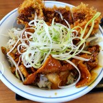 かつや - ロースカツと豚焼肉の合い盛り丼