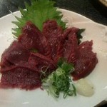 のぼる - 「もうかのほし」680円也。もうか鮫の内臓の刺身であるが、馬刺しよりも柔らかい食感で意外と癖はなく食べやすいですよ(*^^)v