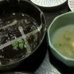 のぼる - 白魚の踊り食い($・・)/~~~醤油の中、たれの中、所構わず元気に泳ぎ回る。箸でつかむのが一苦労(-_-メ)