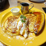 グリックグリル - バナナのカラメリゼ添えパンケーキ 