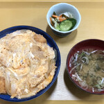 佐幸精肉食堂 - かつ丼（税込800円）