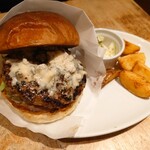THE BURGER STAND FELLOWS - Gorgonzolacheeseburger ゴルゴンゾーラチーズバーガー