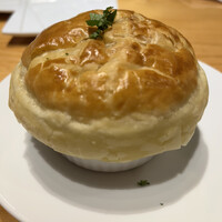 メルモーゾ ダ ドロカワ - パイ包みのキノコのスープ。贅沢な秋の味覚…