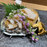 神田 鮨 近松 - 肝も美味しい　鮑の刺身