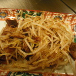 貮拾四番館 - 最後にもやし炒め肉入り