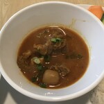 アジアンダイニング パラダイス - 骨や皮付きマトンカレー