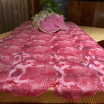 個室 肉寿司と牛タンしゃぶしゃぶ 金肉 名古屋駅前店 - 