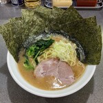 横浜ラーメン 大山家 - ラーメン790円麺硬め。海苔増し100円。