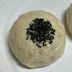 パン・プティ - 黒胡麻いい仕事。