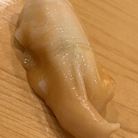 鮨 しゅん輔 阿佐ヶ谷 - 石陰貝。鳥貝と青柳と北寄貝を足して割ったようなお味