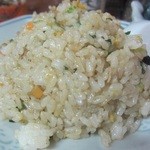 飛龍中華料理店 - 焼き飯５００円。。。白い焼き飯は白湯スープの焼き飯と言った感じ