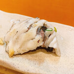 Hiro Sushi - 鯛皮