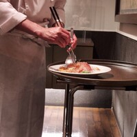 オーパス ワン - 中華風お刺身を仕上げています