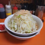 ラーメン二郎 - ニンニク、脂、野菜