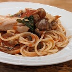 ペペローニ - 鰆と浅蜊のトマトソースパスタ