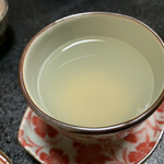 鮨よし - ハマグリのスープ  初めて飲みました 味わい深い(ﾟ∀ﾟﾉﾉ"☆ﾊﾟﾁﾊﾟﾁﾊﾟﾁ★