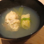 くろぎ - 蛤真丈汐仕立て  春キャベツ