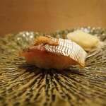 うを徳 - 淡路島 鯵（握り）