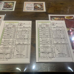 キッチン あずま - オーダーは一人一人が、このメニュー表に印をつけてから、
      テーブルにある呼び出しボタンを押して、
      店員さんに渡します