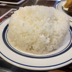 キッチン あずま - ご飯は山盛りの４００グラム