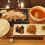 ATSUMI食堂 - 信州三元豚 太郎ぽーくのねぎ塩ダレ レモン