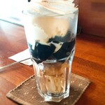 cafe CROSS - コーヒーゼリーパフェ(￥700)。
            喫茶店のパフェも良いのよね！