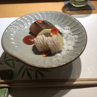 梅田 鮨 個室 みや川 - お造り旨し（手前は鱧でなく、穴子！）。