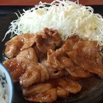 山崎家うどん - 生姜がたっぷり入った生姜焼き。