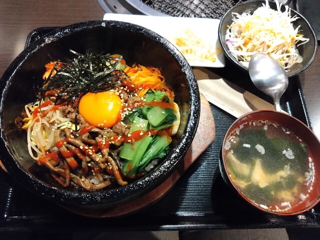 人形町 炭火焼肉 牛楽城>