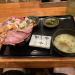 ろぐ亭 - 海鮮丼大盛り　1500円 