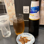 Unagi Ogawa - おまけで付いてきた川海老の佃煮を摘みにノンアルを飲んで待つ