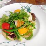 ヴィラデスト ガーデンファーム アンド ワイナリー - 前菜のニース風サラダ