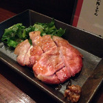 ニコノトナリ - 自家製ボンレスハムのステーキ