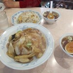 北珍 - 中華丼790円