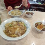 北珍 - 中華丼790円