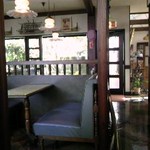 トップハット - レトロな雰囲気の店内