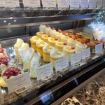 エーグルドゥース - 店内/ショーケース