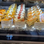 エーグルドゥース - 店内/ショーケース