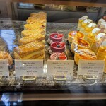 エーグルドゥース - 店内/ショーケース