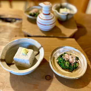 蕎麦 玄家  - 料理写真:日曜セット　150円。この日は胡麻豆腐とモロヘイヤのお浸し。