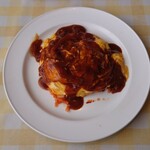 Wakakusa - ◯特製蛋包飯 3.3
                      以番茄醬調味的雞肉飯上，
                      覆蓋著滑嫩的蛋捲，
                      再淋上哈希牛肉（德式濃汁）。