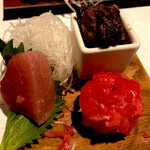 創作すし酒房 卓 - 先付け(まぐろ佃煮、手まり寿司、刺身)