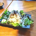 Hajimeya - 名物　温玉トリュフポテトサラダ
